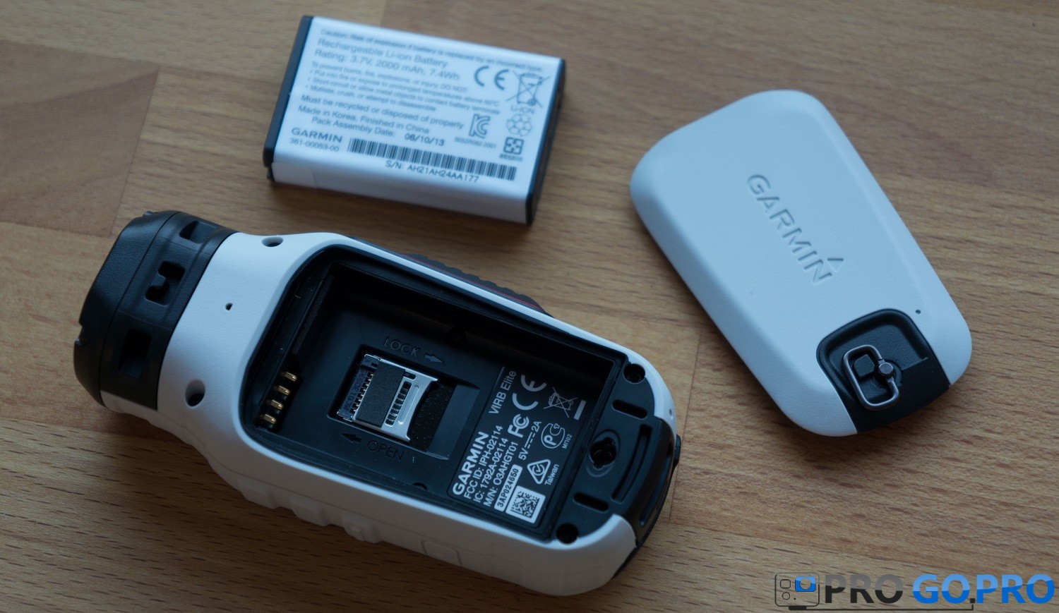 Камера Garmin VIRB Elite отсек для батареи и карты памяти